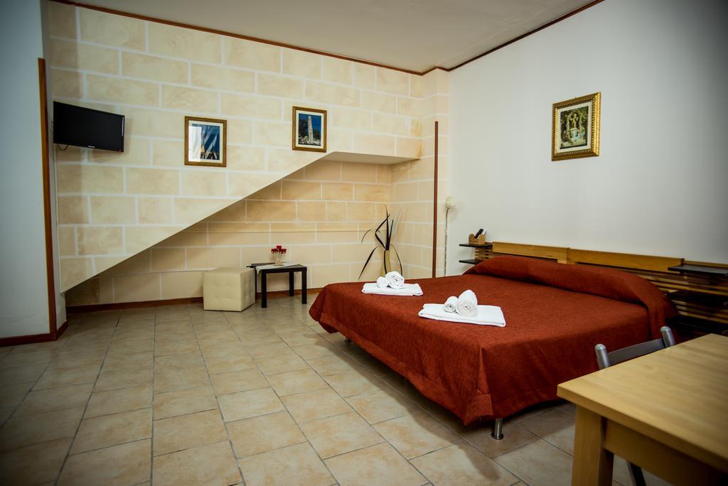 Hotel Residence Lupiae Lecce Exterior foto